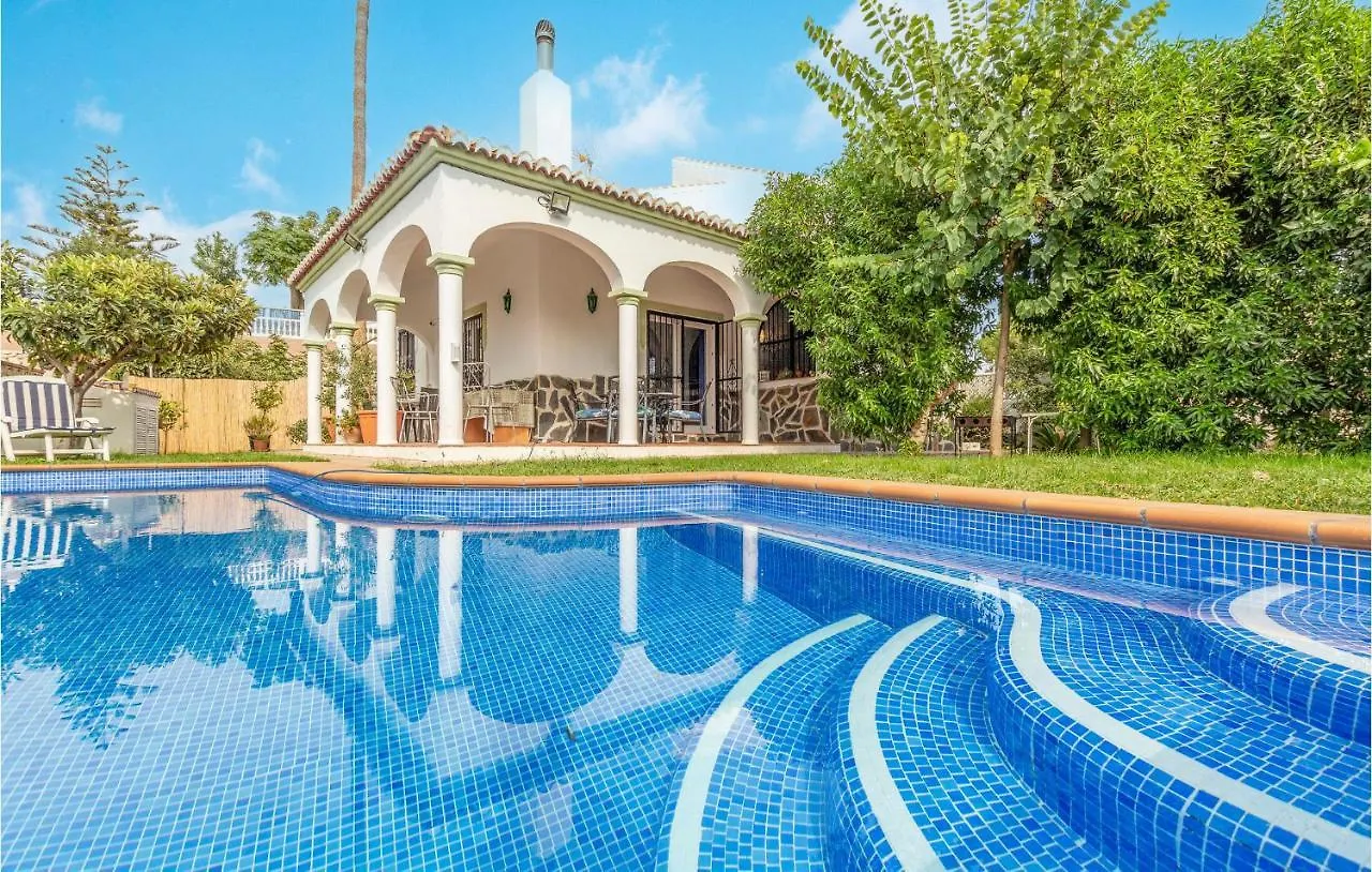 Nice Home In Velez Malaga With Kitchen 阿尔加罗沃 度假居