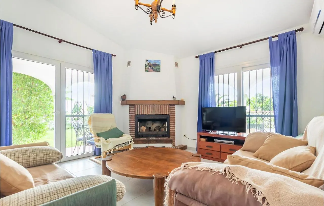 Nice Home In Velez Malaga With Kitchen 阿尔加罗沃 0*,