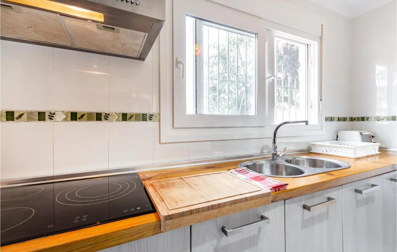 Nice Home In Velez Malaga With Kitchen 阿尔加罗沃 度假居