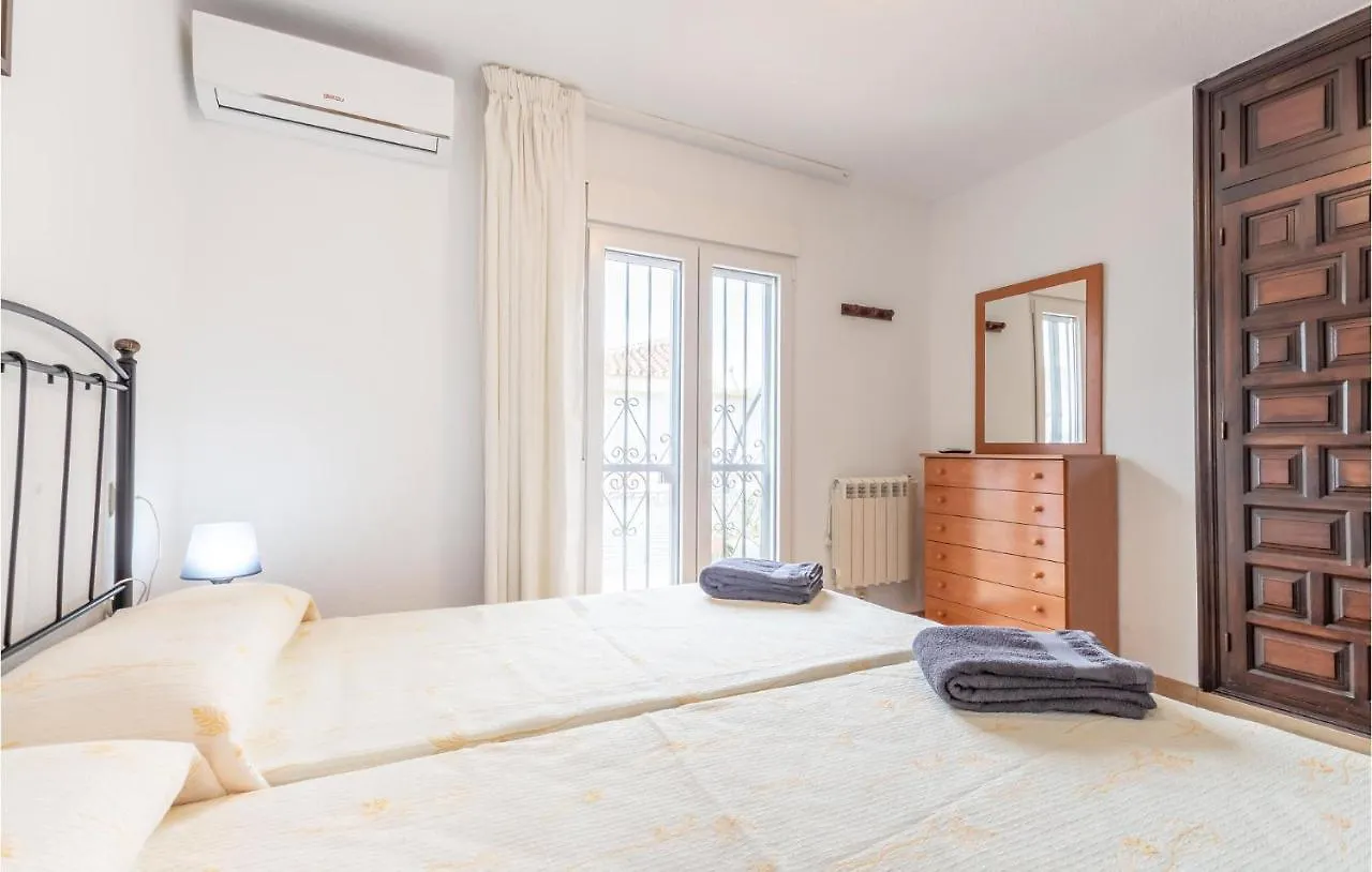 Nice Home In Velez Malaga With Kitchen 阿尔加罗沃 0*,  西班牙