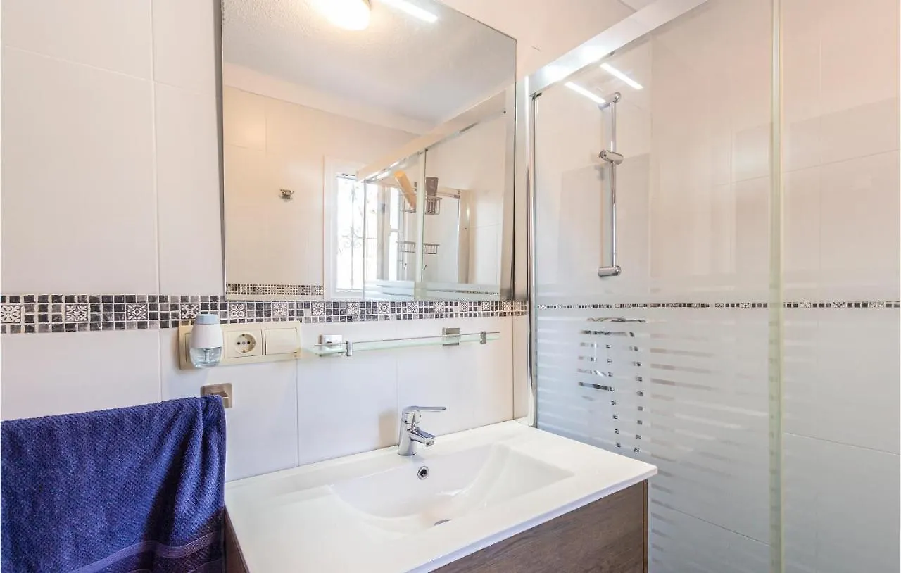 Nice Home In Velez Malaga With Kitchen 阿尔加罗沃 0*,  西班牙