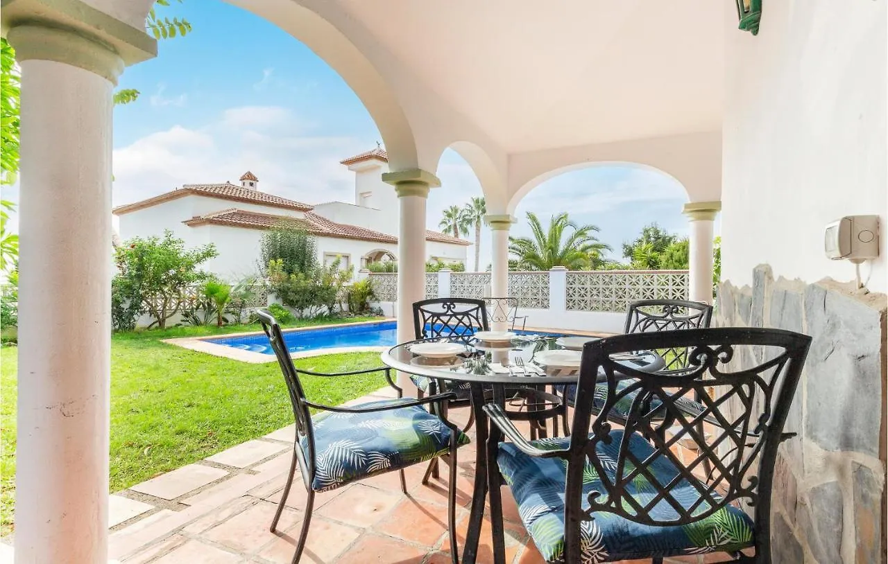 Nice Home In Velez Malaga With Kitchen 阿尔加罗沃 0*,