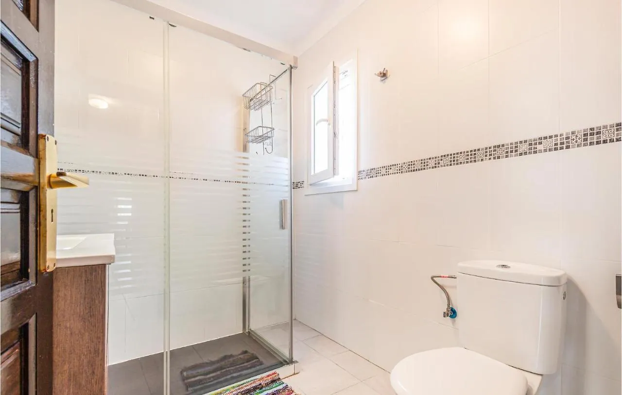 Nice Home In Velez Malaga With Kitchen 阿尔加罗沃 西班牙
