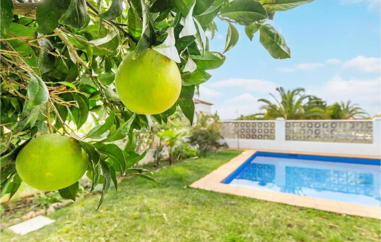 Nice Home In Velez Malaga With Kitchen 阿尔加罗沃 度假居
